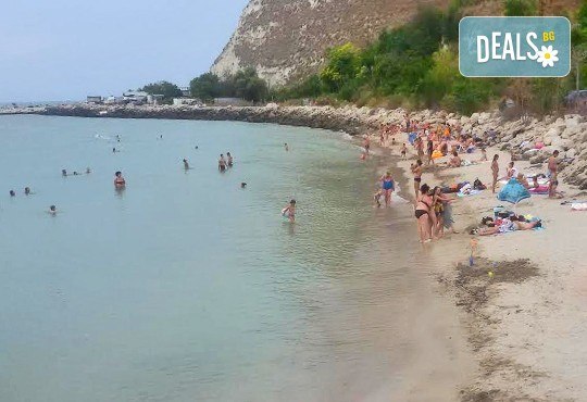 Септемврийски празници в Каварна! Нощувка със закуска в двойна стая/ апартамент в Къща за гости Наш дом! Безплатно за деца до 7 г.! - Снимка 17