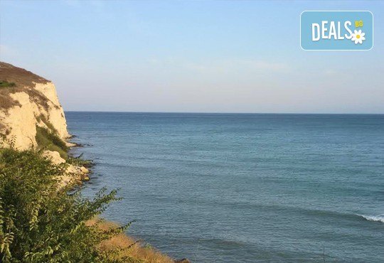 Септемврийски празници в Каварна! Нощувка със закуска в двойна стая/ апартамент в Къща за гости Наш дом! Безплатно за деца до 7 г.! - Снимка 16