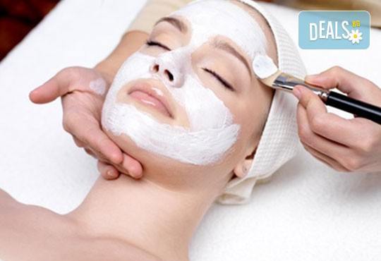 Дълбоко почистване на лице в 10 стъпки с маска от охлюви с изглаждащ и възстановяващ ефект в студио Relax Beauty&Spa! - Снимка 1
