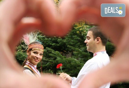 Запознайте се с автентичния български фолклор! 5 посещения на народни танци в клуб за народни танци Хороводец! - Снимка 4