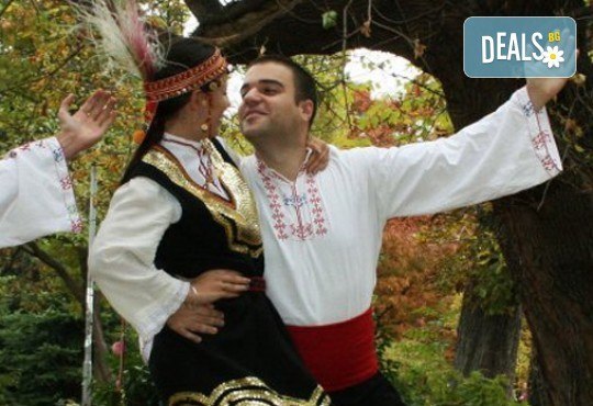 Запознайте се с автентичния български фолклор! 5 посещения на народни танци в клуб за народни танци Хороводец! - Снимка 3
