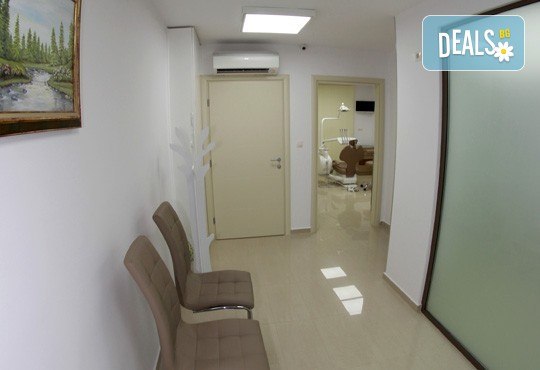 Обстоен дентален преглед, почистване на зъбен камък и избелване с испанската система YOTUEL special, в Дентално студио д-р Антон Гигов! - Снимка 6