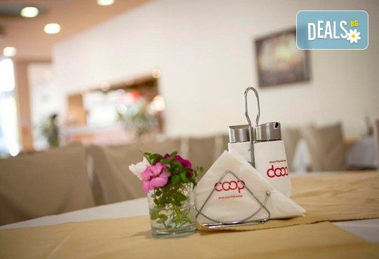 Имате повод да празнувате? Ресторант Интелкооп, Пловдив, Ви предлага четиристепенно празнично меню с богат избор, за 10 човека, на супер цена! - Снимка 10