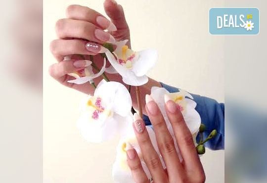Класически или френски маникюр с гел лак BlueSky, термо гел лак или Bluesky Cat Eye с 4 декорации и пилинг на ръце в салон RalNails - Снимка 7