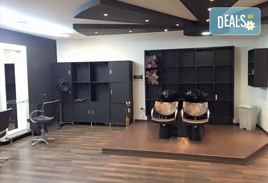Подстригване, масажно измиване и оформяне със сешоар - прав или букли в салон за красота Моатаз Стайл! - Снимка 9