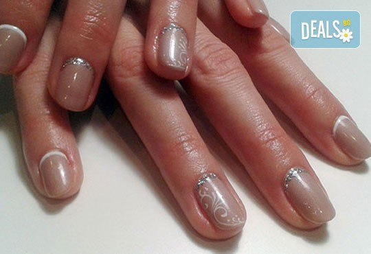 Нежни ръце и красиви нокти! Траен маникюр с най-новите гел лакове на Astonishing Nails и декорации по избор от Дерматокозметични центрове Енигма - Снимка 17