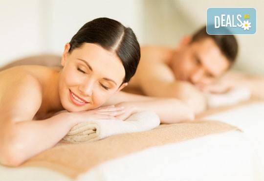 Спа релакс! Едночасов синхронен масаж за двама с жасмин, лайка, роза, лавандула или алое в СПА център Pro Therapy! - Снимка 1