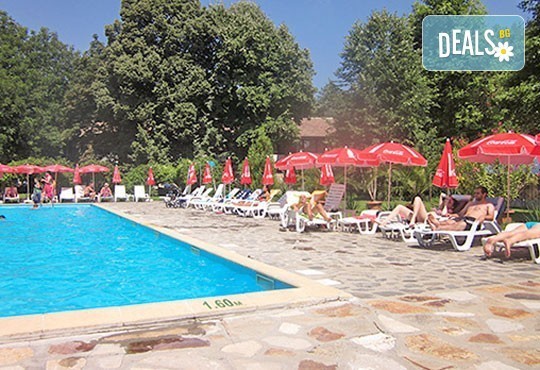 Релакс през уикенда! Нощувка със закуска и безплатно ползване на открит басейн, шезлонг, чадър, детски кът, фитнес в Комплекс Фазанария до Пазарджик! - Снимка 23