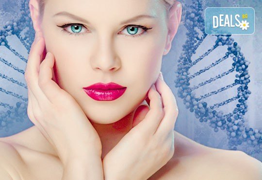 Терапия против бръчки с хиалуронова киселина и колаген и масаж на лице, шия и деколте в студио Про Фешанъл! - Снимка 1