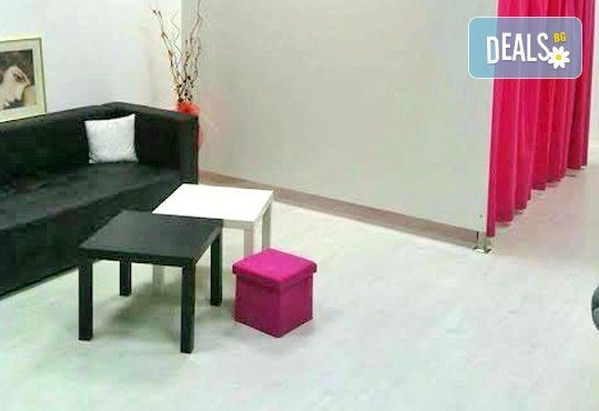 Класически или френски маникюр с гел лак Bluesky, авторски декорации с камъни, пигменти и много други, масаж с етерични масла и сваляне на стар гел лак! - Снимка 6