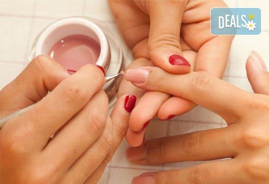 Ново! Дълготраен и красив маникюр с изграждаща ноктопластика с триизмерен ефект в салон Професионален усет - Снимка 2