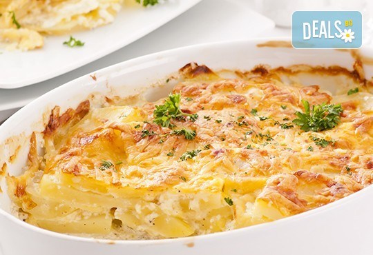 Неустоимо вкусно предложение! Вземете основно ястие и салата по избор в ресторант MFusion, Варна! - Снимка 5