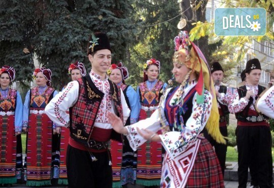 Опознайте българските традиции! Вземете карта за 8 посещения по народни танци в Клуб по български танци Фолклор Бг, гр. Пловдив - Снимка 2