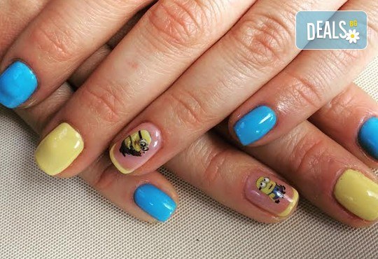 Маникюр с гел лак, френски маникюр или маникюр с ефект котешко око и пигменти с огледален ефект и премахване на стар гел-лак в Gold Fitness and Lounge - Снимка 3