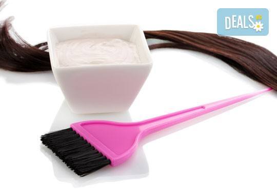 Вашият нов цвят! Боядисване с боя на клиента, терапия с Selective, терапия със серум + прическа в Салон Blush Beauty! - Снимка 2