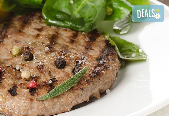 Вкусно предложение от Бадемовата къща, Панчарево! 1 порция пилешки хапки или плескавица плюс бира! - Снимка 1