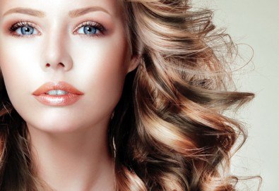 Два или три цвята кичури с професионална боя Милк Шейк, сметана за коса, матиране, прав, начупен сешоар или прическа с шиш или преса в студио Beauty!