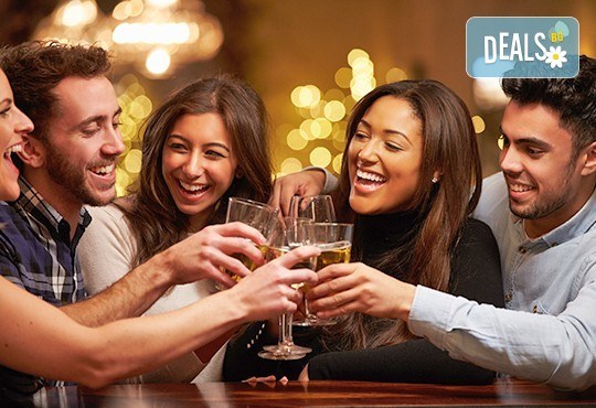 Празнувайте в ресторант Azzurro Вашето фирмено, Коледно или Новогодишно парти! Куверт за един човек с 3-степенно меню и 1/2 бутилка вино! - Снимка 3