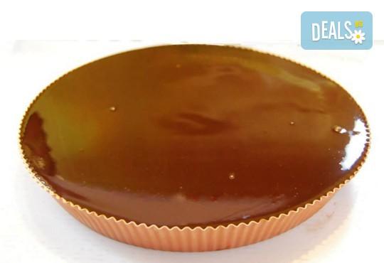 Шоколад, шоколад и пак шоколад! Шоколадовата пита от белгийски шоколад в луксозна опаковка и безплатен надпис, от Сладкарница Сладост! - Снимка 1