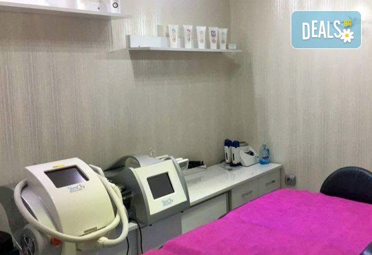 Антиейдж терапия за Вашата кожа! Погрижете се за лицето си с IPL фотоподмладяване в Sin Style - Снимка 4