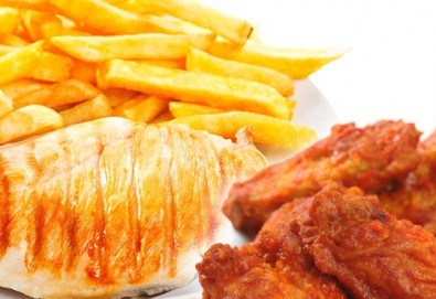 Голяма скара на добра цена! Над 1 кг. мешана скара от крехко пилешко месо и 0.400 кг. пържени картофки в Ресторант Сан Мартин!