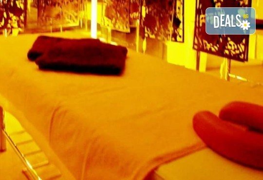 Украсете ноктите си с бляскавите цветове на гел лаковете на Bluesky и 2 декораци в салон Лаура стайл! - Снимка 4