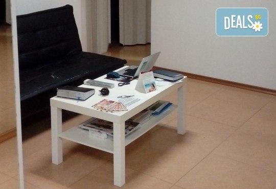 Покажете перфектните си крака! Изберете класически или SPA педикюр с обикновен лак или гел лак в салон Лаура стайл! - Снимка 10