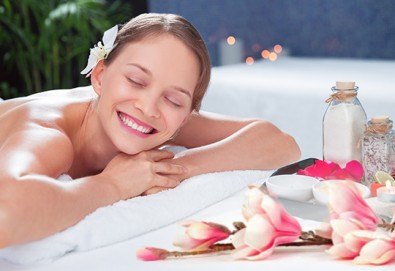 Отпуснете се с 60-минутен антистрес масаж на цяло тяло с арома масла в Luxury Wellness&Spa!