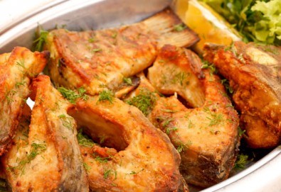 Никулден - празник на рибаря! 1 кг. шаран и сафрид от ресторант Сан Мартин за 6-ти декември!