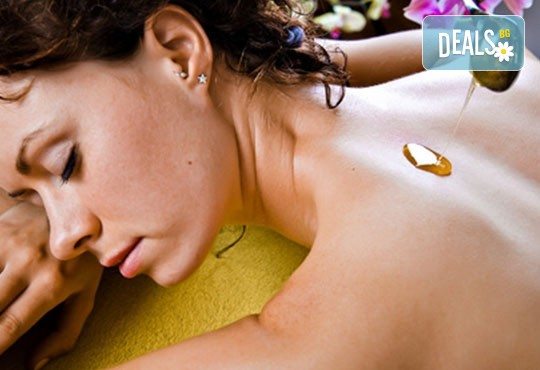 Медена терапия или детоксикация с мед на гръб и крака и бонус масаж на глава в студио за масажи RG Style - Снимка 1