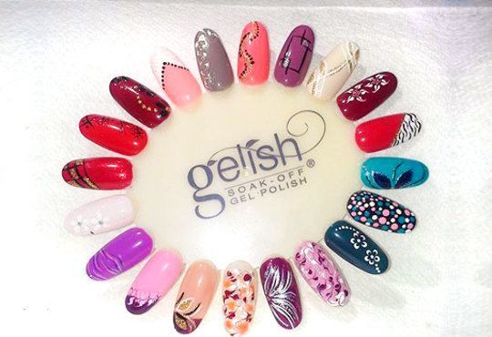 Класически маникюр с гел лак SNB/Bluesky и 2 декорации с печати или гел върху естествен нокът и маникюр с лак China Glaze в салон Flowers - Снимка 8