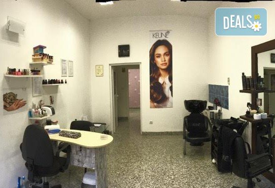 За перфектна визия! Комбинация от маникюр с гел лак SNB, сваляне на стар гел лак и прическа по избор - букли, плитки и още от Ивелина студио! - Снимка 7