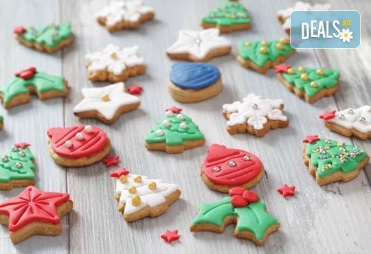 За Нова година! ЕДИН килограм ръчно декорирани бисквити от сладкарите на Muffin House! - Снимка 1