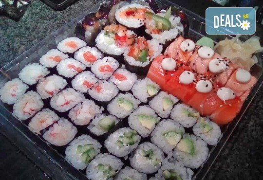 Хосомаки сет – сьомга, 56 хапки със сьомга, авокадо, краставици, ролца от раци от The Sushi - Снимка 1