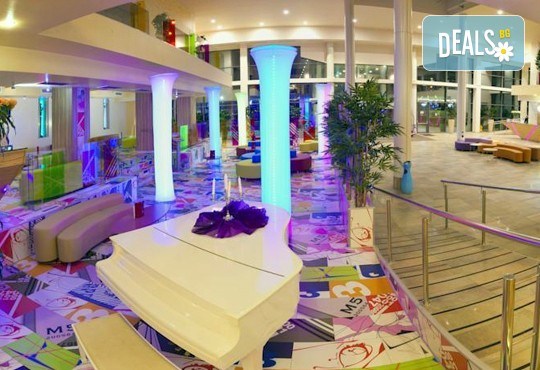 Нова година в Букурещ, Румъния: 2 нощувки със закуски, транспорт, екскурзовод, панорамна обиколка с туристическа програма - Снимка 5