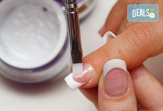 Нанасяне на гел върху естествен нокът, подхранващ лосион и 2 декорации в салон Визия и стил, Пловдив! - Снимка 2