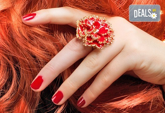 Погрижете се за цялостната си визия! Пакет услуги по избор: маникюр, прическа или грим в салон за красота Denny Divine! - Снимка 2