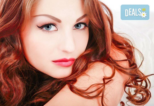 Нов цвят! Боядисване с боя на клиента, терапия с маска и оформяне на косата със сешоар в Салон за красота Belisimas! - Снимка 1