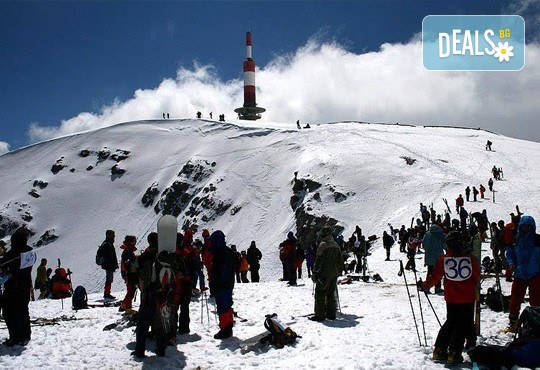 На ски почивка в Синая, в сърцето на Карпатите със Запрянов Травел! 4 нощувки със закуски в хотел Regina 3*, застраховка - Снимка 11