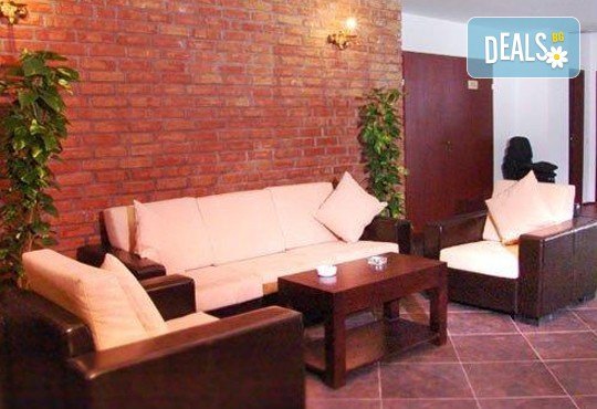 На ски почивка в Синая, в сърцето на Карпатите със Запрянов Травел! 4 нощувки със закуски в хотел Regina 3*, застраховка - Снимка 8