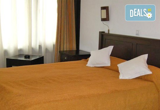 На ски почивка в Синая, в сърцето на Карпатите със Запрянов Травел! 4 нощувки със закуски в хотел Regina 3*, застраховка - Снимка 7