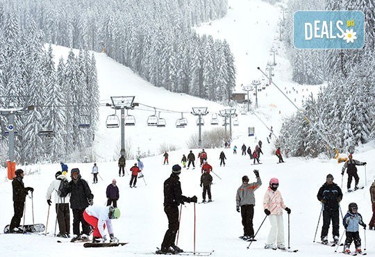 Време е за ски в Банско! Еднодневен наем на ски или сноуборд оборудване и безплатен трансфер до лифта, от Ски училище Rize! - Снимка 4