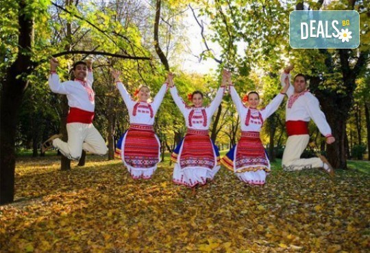 Запознайте се с автентичния български фолклор! 5 посещения на народни танци в клуб за народни танци Хороводец! - Снимка 2
