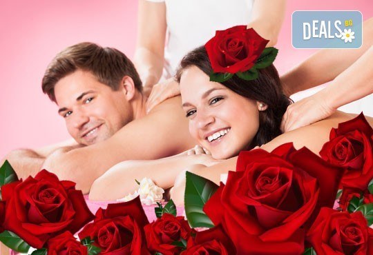 Подарете за 14-ти февруари! Луксозен арома масаж за двама с цвят от рози в Спа център Senses Massage & Recreation! - Снимка 1