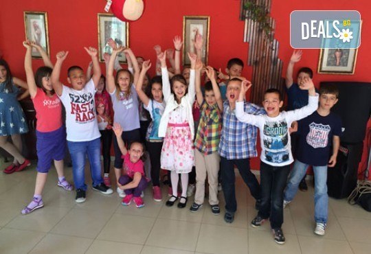 DJ- aниматор и озвучаване за детски Рожден или Имен ден от Естер Евент! 60 минути игри и караоке, подарък украса, на избрано от Вас място! - Снимка 6