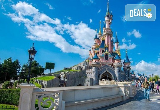 Екскурзия до Дисниленд в Париж за 1 юни! 4 нощувки със закуски в хотел по избор, самолетен билет, летищни такси и трансфери - Снимка 25