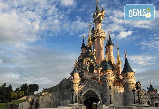 Екскурзия до Дисниленд в Париж за 1 юни! 4 нощувки със закуски в хотел по избор, самолетен билет, летищни такси и трансфери - Снимка 11
