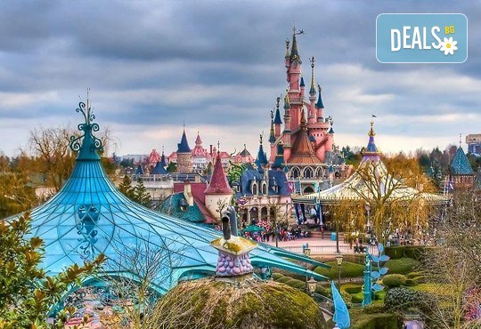 Екскурзия до Дисниленд в Париж за 1 юни! 4 нощувки със закуски в хотел по избор, самолетен билет, летищни такси и трансфери - Снимка 13