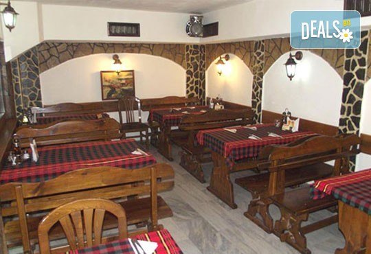 Вълча вечеря за двама 1.500 кг. + фолклорна програма с народен оркестър и DJ в Ресторант-механа Мамбо в центъра на София! - Снимка 4