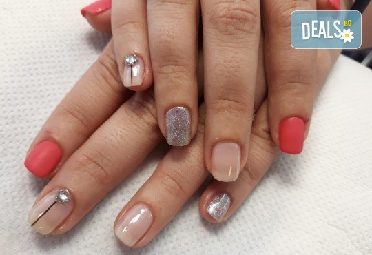 Перфектната жена! Маникюр + педикюр с гел лак BlueSky и четири рисувани декорации в Салон Мечта! - Снимка 25